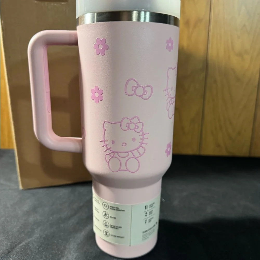 40 oz‎ Stanley Pink Hello Kitty Quencher Tumbler - Picture 3 of 7
